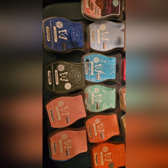 SCENTSY WAXES - Picture 6 of 6